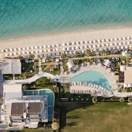 Blue Carpet Luxury Suites-3