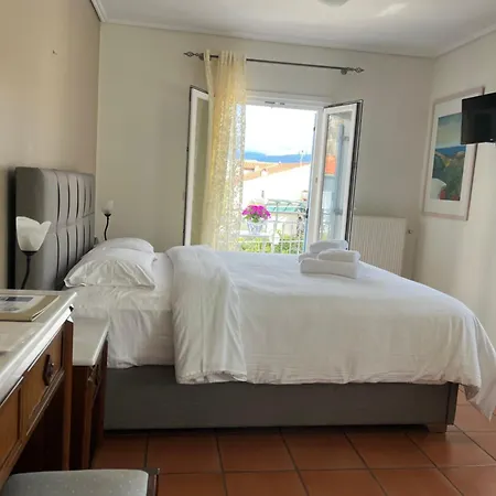 Mira Mare Hotel, Galaxidi-3