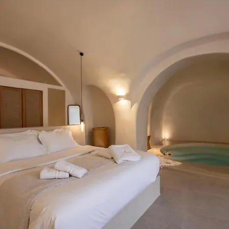 Utopia Suites Santorini-3