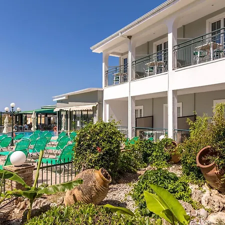 Sofia'S Hotel-3