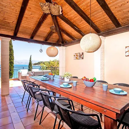 Villa Annie by Villa Plus-2
