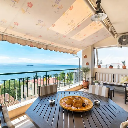 Apartment With Marina View-3