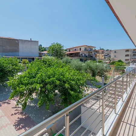 Calua Seaview Rooms-3