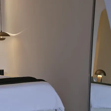 Andronis Luxury Suites - Preferred Hotels & Resorts-3