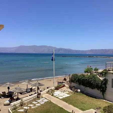 Molos Beach Rooms-2