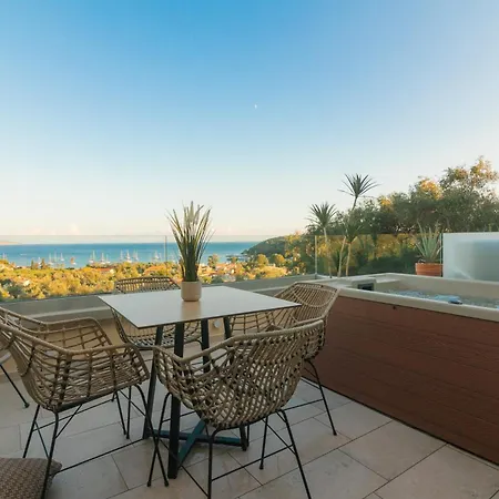 Golden Bay Suites & Maisonettes-3