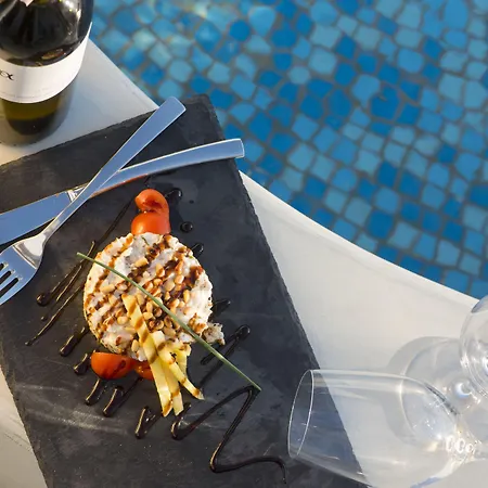 Pearl On The Cliff Hotel & Suites By Pearl Hotel Collection-3