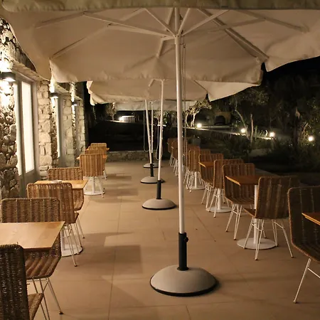 Vienoula'S Garden Hotel-3
