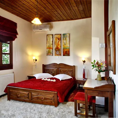 Aleka'S House-3