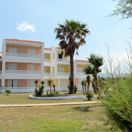 Byron Apartments-3