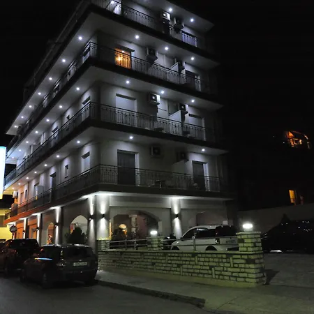 Ceragio Hotel & Apartments-3