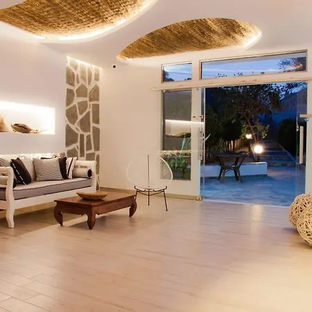 Malibu Studios & Bungalows-3