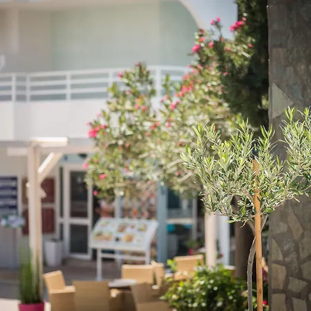 Anika Studios-3