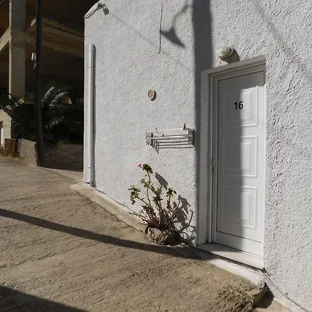 Perdika Mare Guesthouse-2