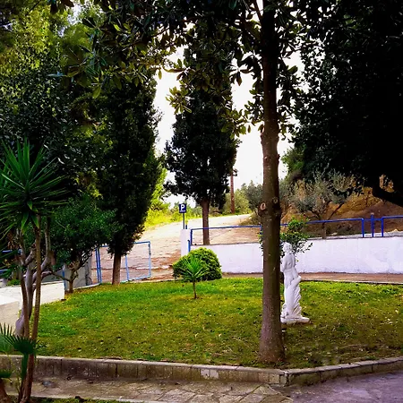 Roditsa Patritsia Apartments-3