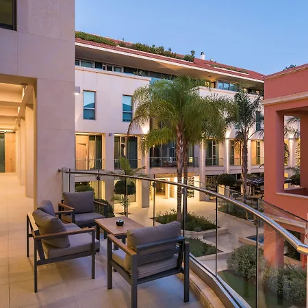Trianon Luxury Apartments & Suites-2