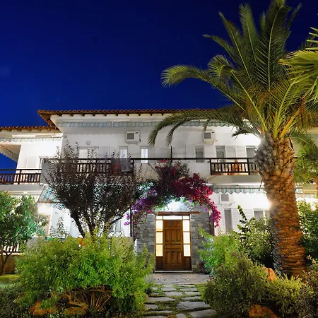 Studio Nikiti Beach-2