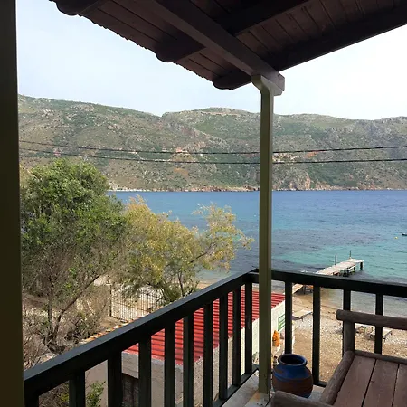Akrotiri B&B-3