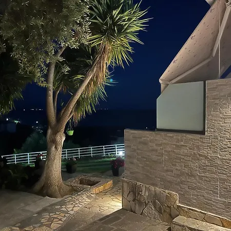 Spiros Rooms-3