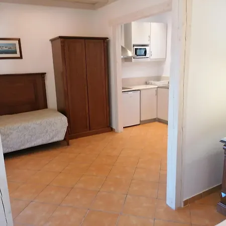 Magda'S Hotel Apartments-2