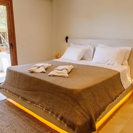 Trizonia Bay Hotel-2