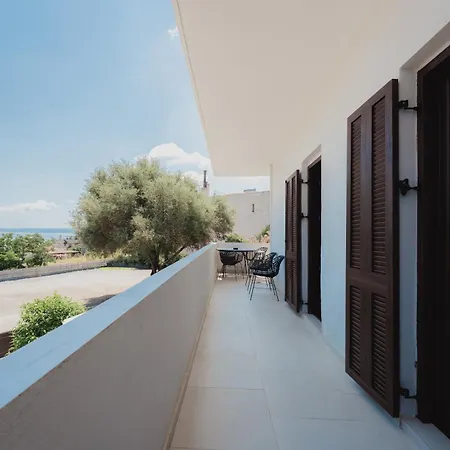 Om Living Afitos-2