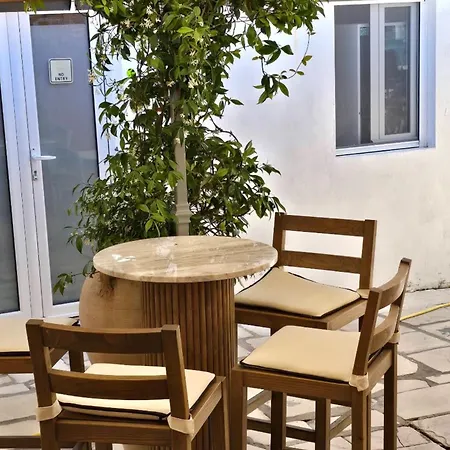 Tolos Budget Rooms Loggos-2
