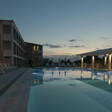 Arty Grand Hotel-2