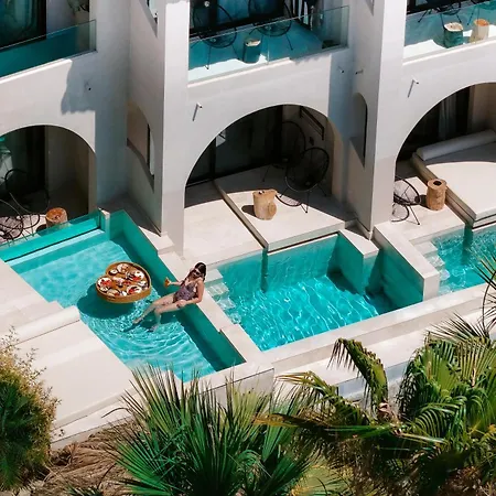 Gloria Maris Hotel Suites And Villas-3