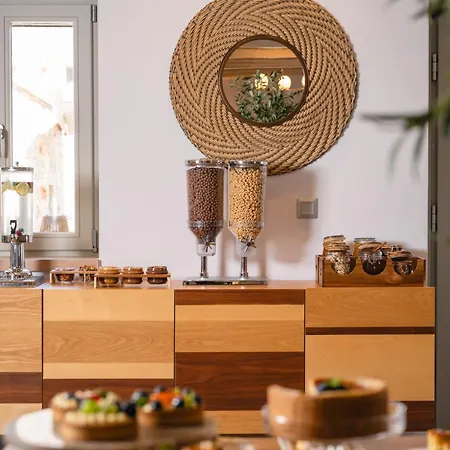 Armantanis Luxury Suites-2