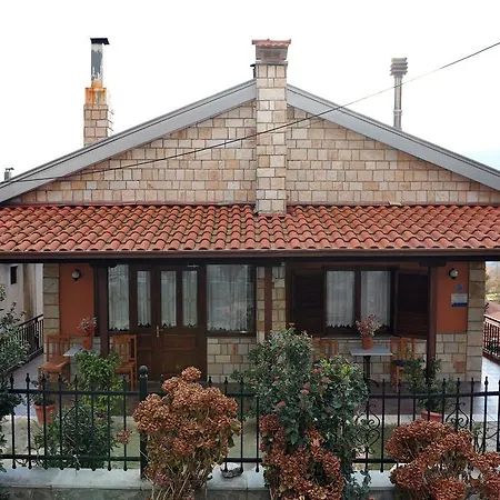 Ενοικιαζόμενα Δωμάτια Μπρίζης-3