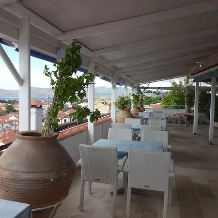 Remezzo Hotel & Studios-2