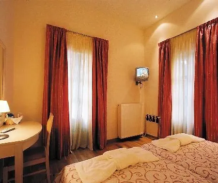 Hotel Helmos-2