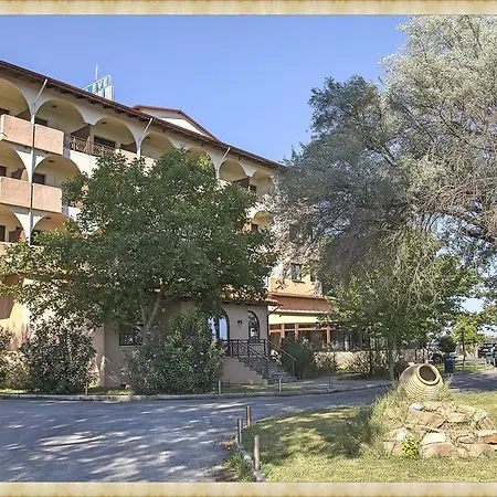 Chris & Eve Mansion-2