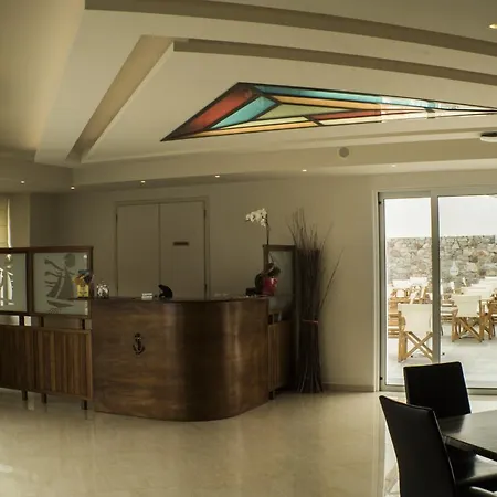 Junior Hotel-2