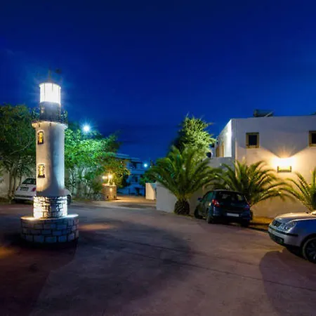 Contaratos Holiday Lettings-3