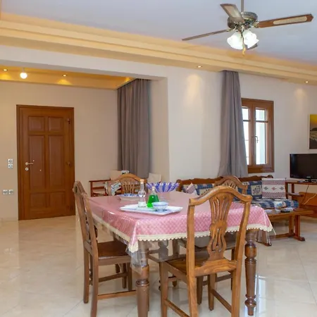 Like Home Naxos-3