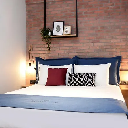 Q Luxury Rooms-3