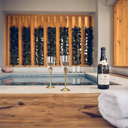 Savvas Luxury Suites-3
