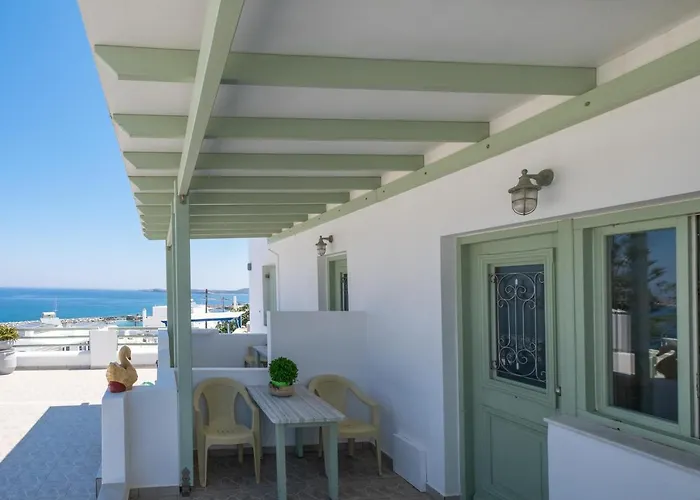Lorenzo Studios&Suites Paros
