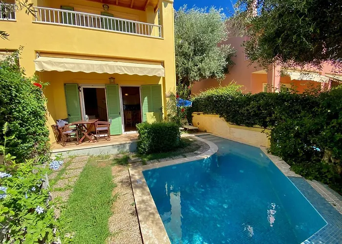 La Riviera Seaside Apartments & Villas