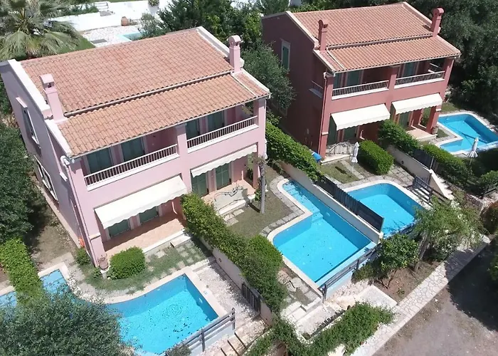La Riviera Seaside Apartments & Villas
