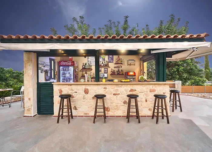 Dionysos Apartments & Studios