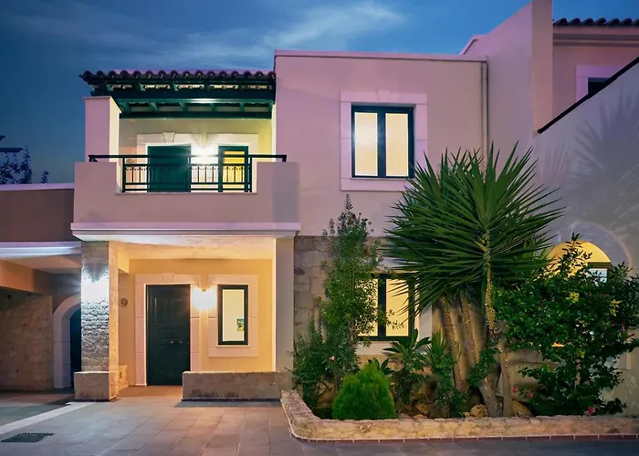 Dionysos Apartments & Studios