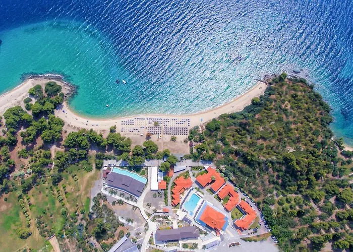 Lagomandra Beach Hotel