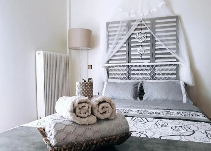 Urban Yoga House Hostel & Retreat