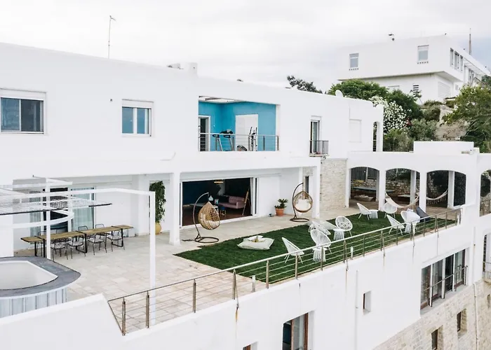 Bedwave Seaside Mansion