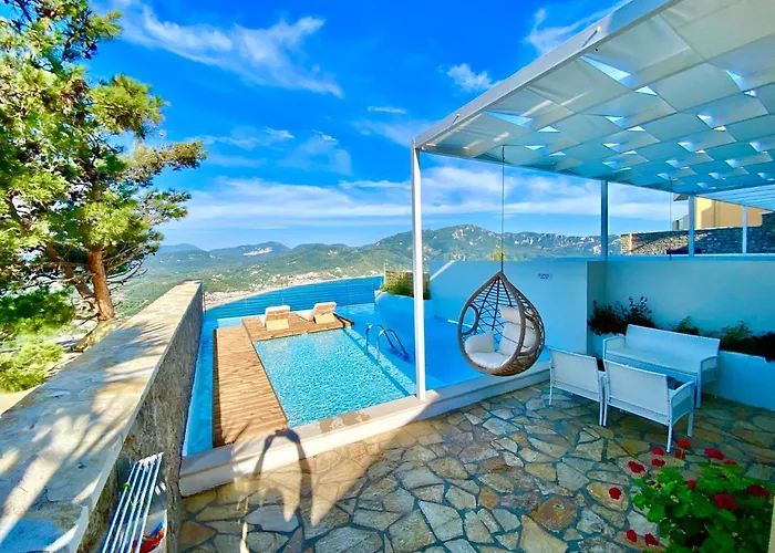 Zeus Throne Suites