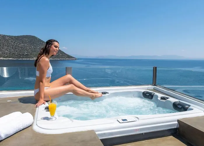 Paraskevas Beach Hotel