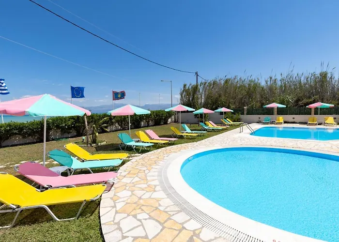 Villa Amorossa With Garden View & Shared Pool By Konnect, Roda Corfu